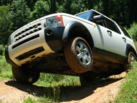 ROAD & TRAVEL New Car Review: 2007 Land Rover Off-Road Driving Experience